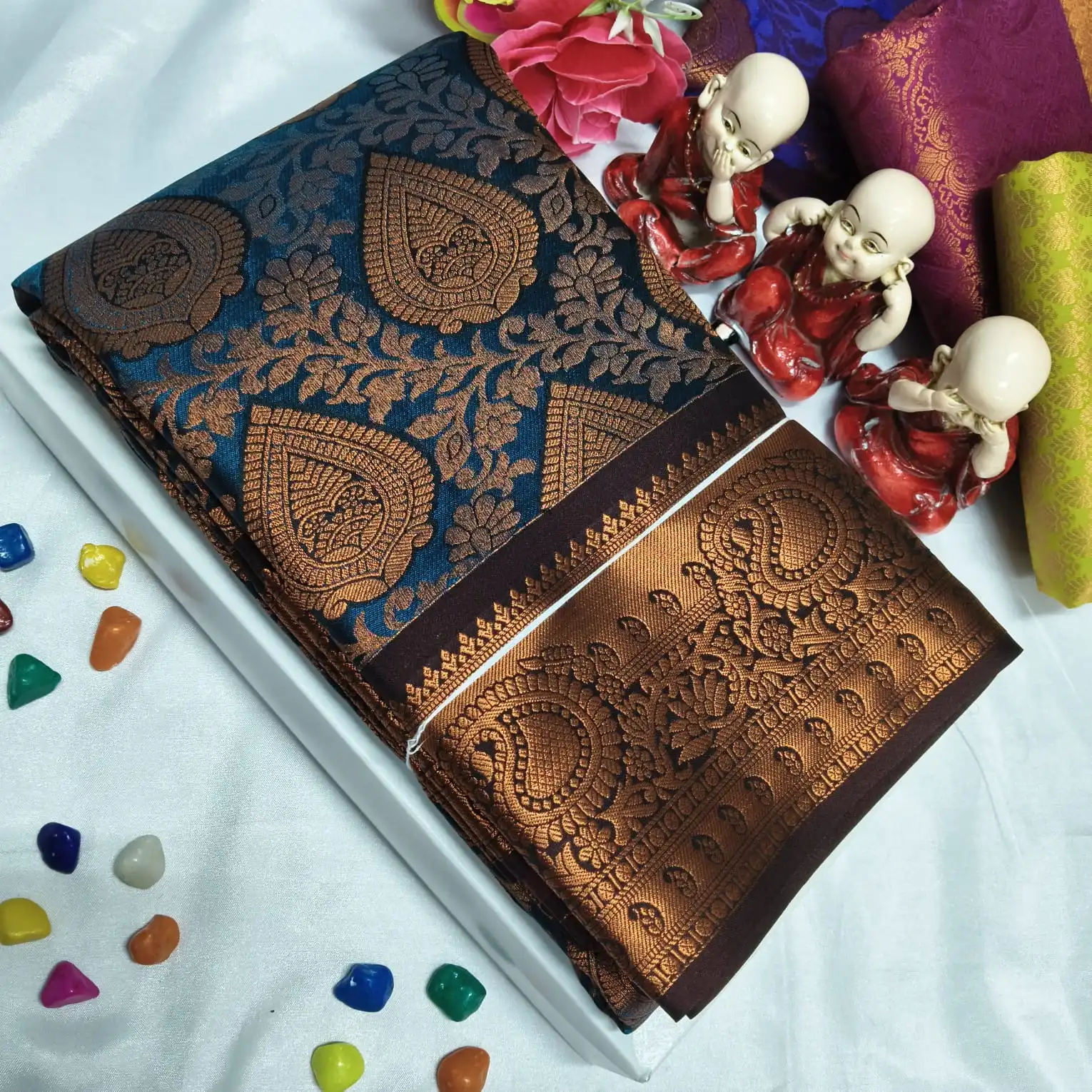 Vastharakala Heart Paisley Brocade Soft Silk Saree